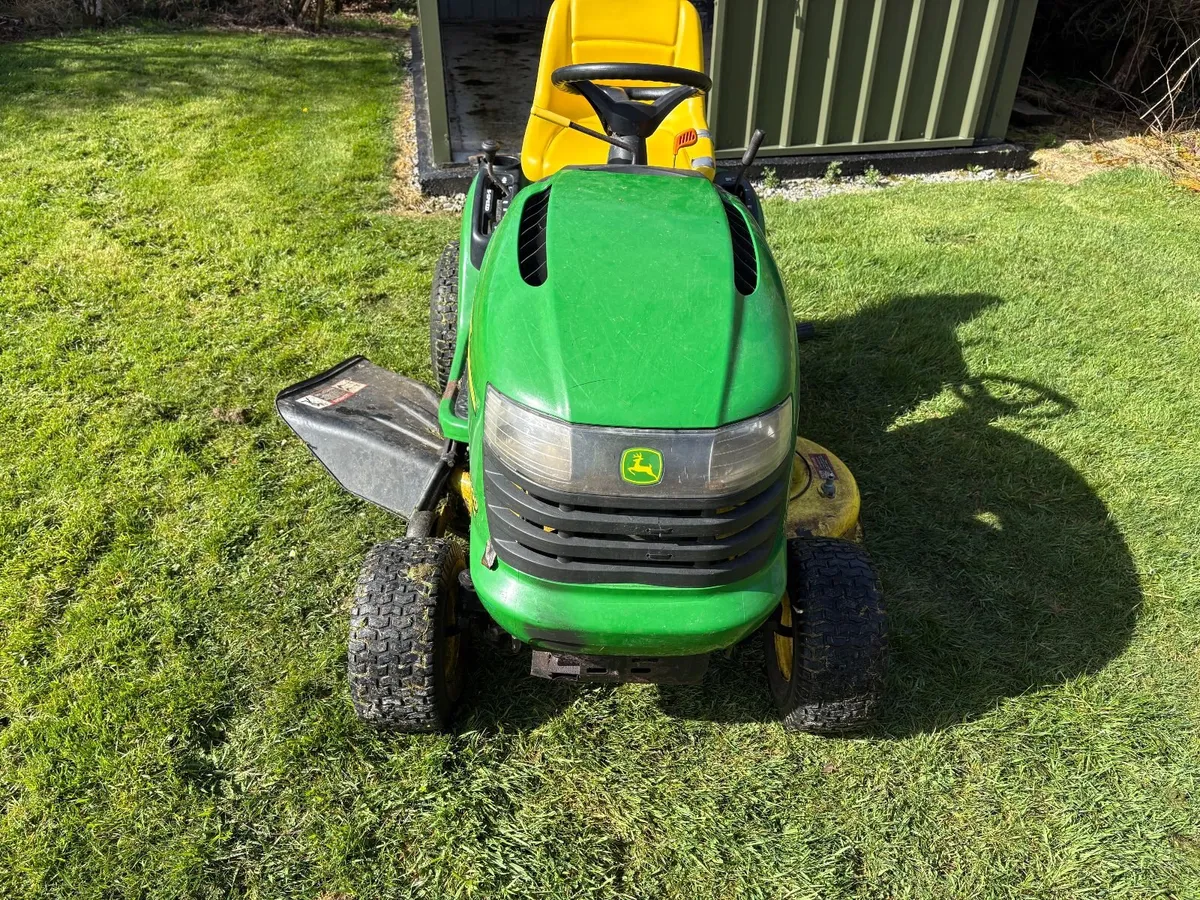 John Deere Ride On Lawn Mower 42 Inch L100 - Image 1