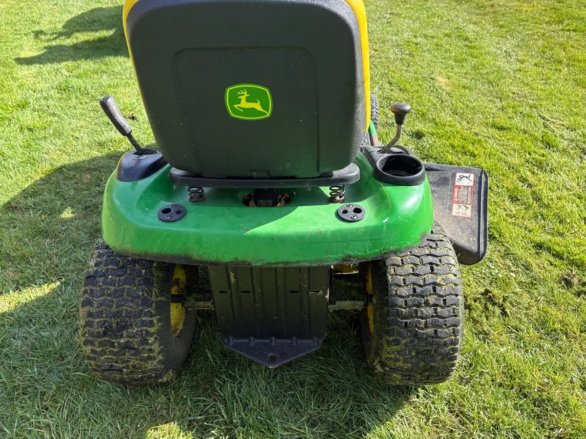 John Deere Ride On Lawn Mower 42 Inch L100 - Image 2