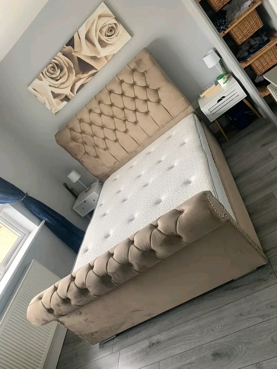 Double Chesterfield Bed Frame With Mattress - Image 2