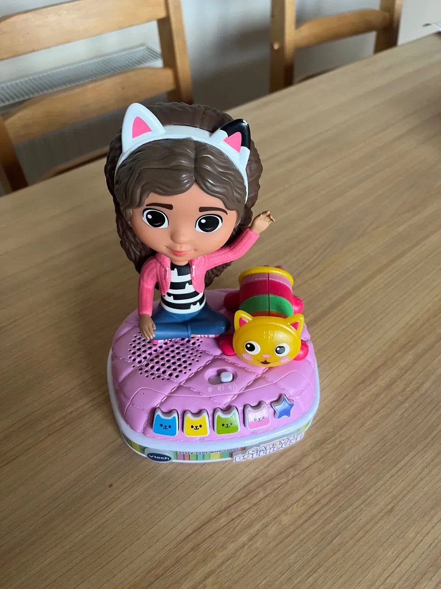 Gaby’s doll house musical toy
