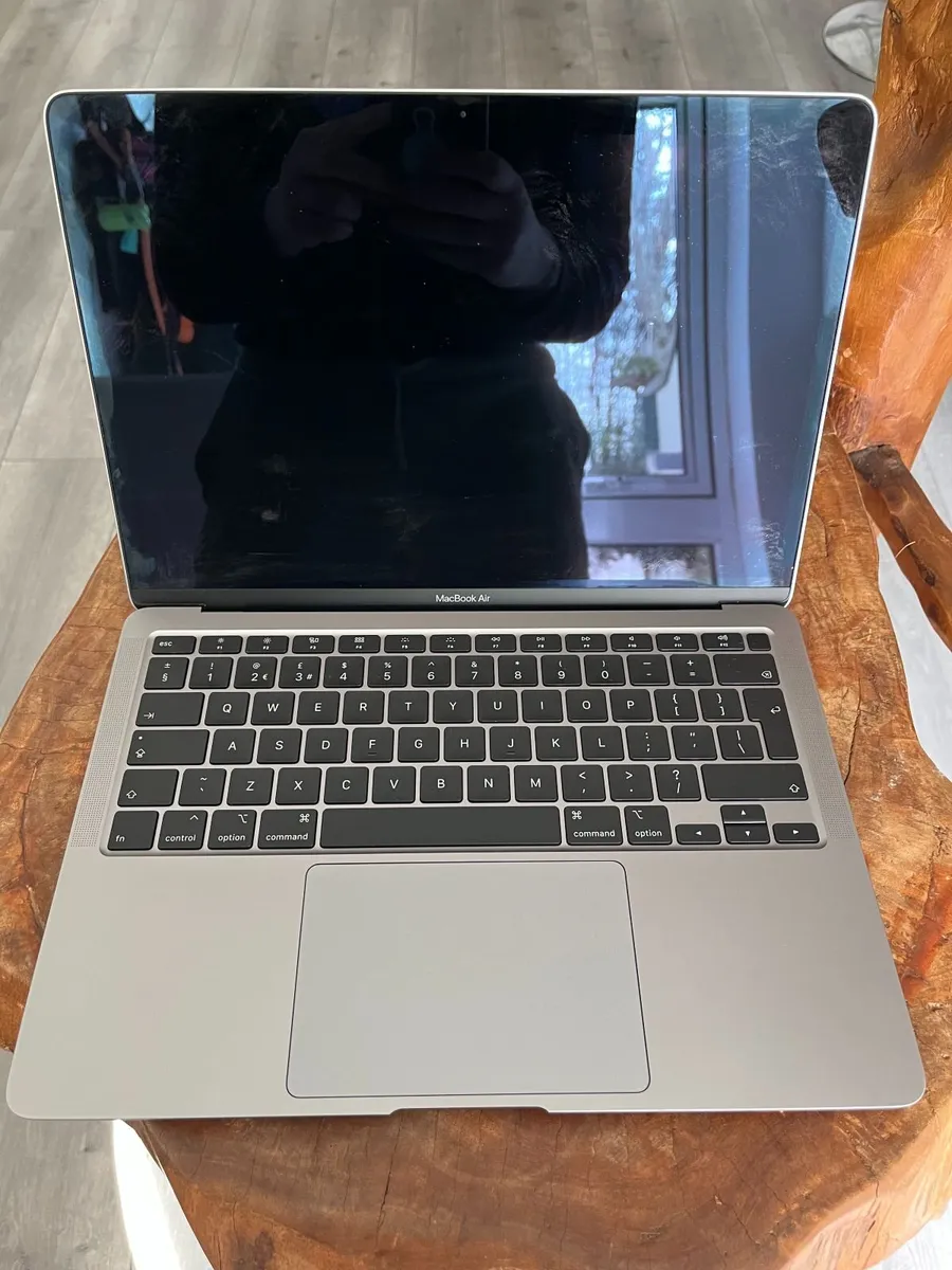 MacBook Air 13” (2020) – Intel i5 – 8GB RAM - Image 3
