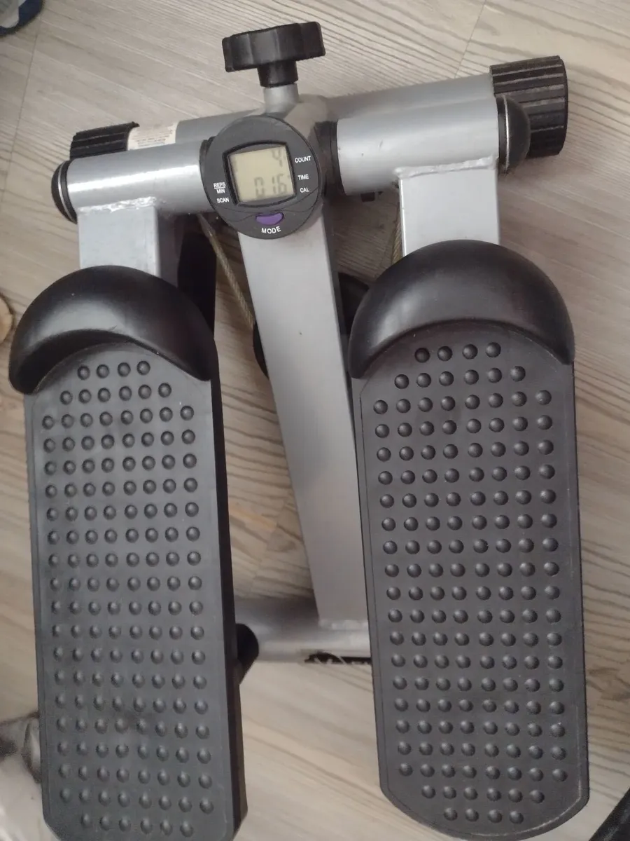 New V-Fit mini exercise stepper - Image 1