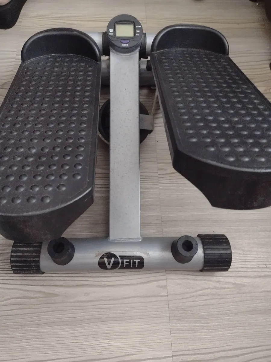 New V-Fit mini exercise stepper - Image 4