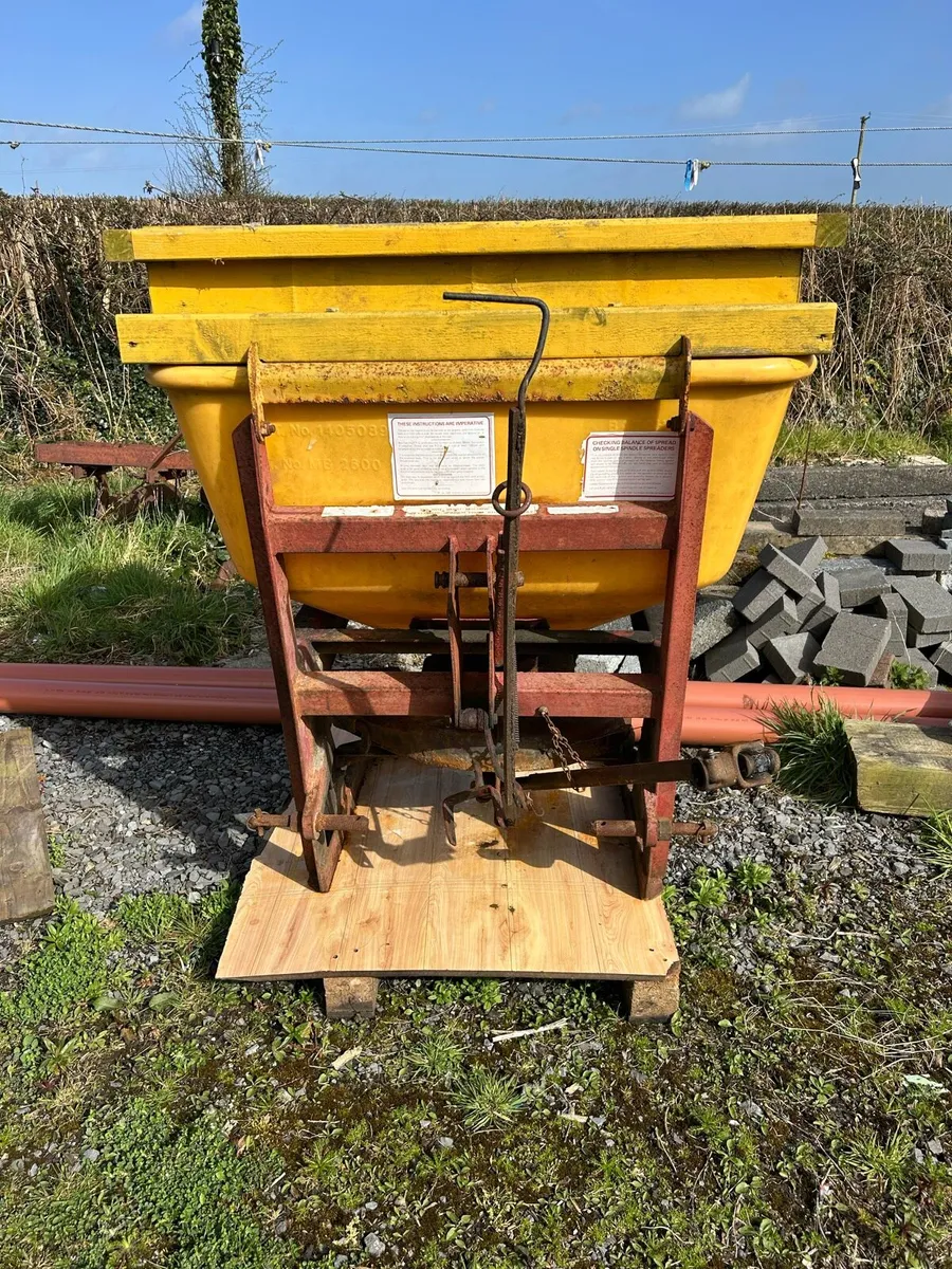 Fertiliser spreader teagle - Image 1