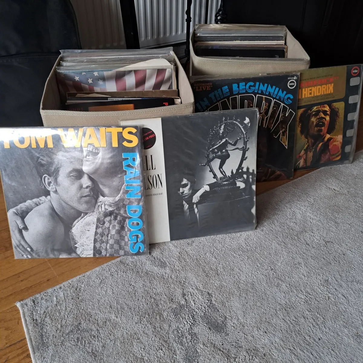 over a 100 records ,all in great condition - Image 1