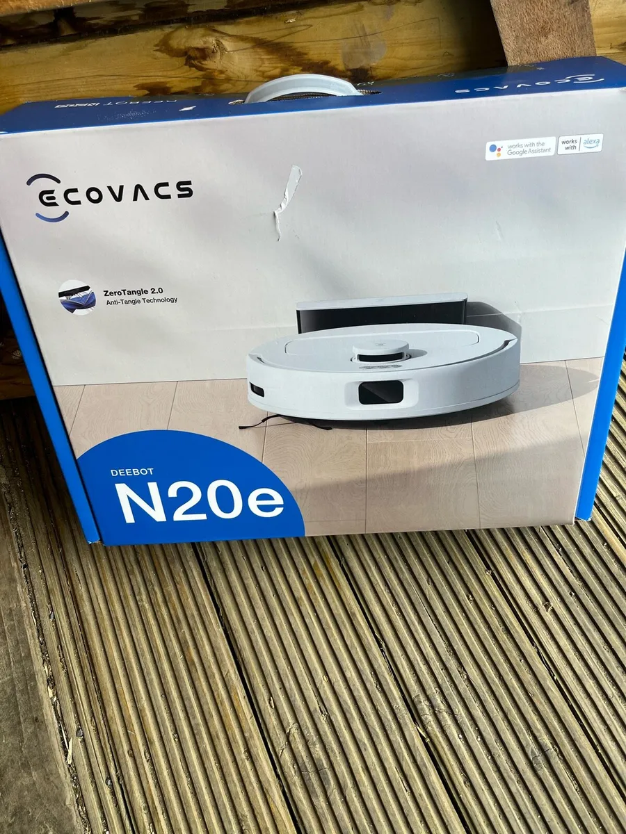 Robotic vacuum cleaner