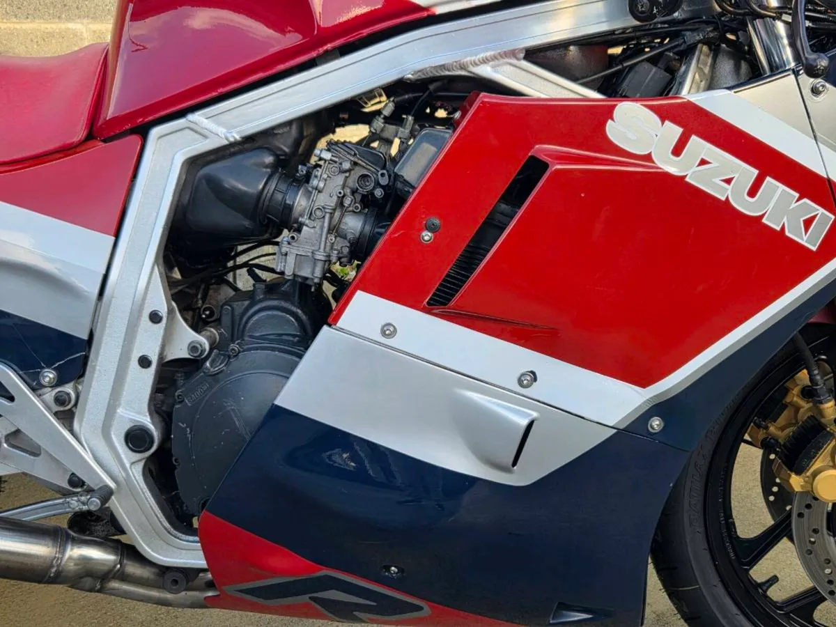 1986 Suzuki GSXR 750 Hypersport - Image 4