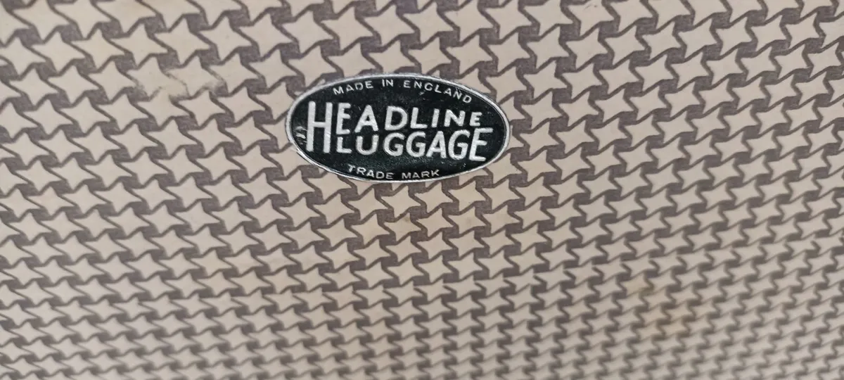 1950s Suitcase with Leather Handle - Image 4