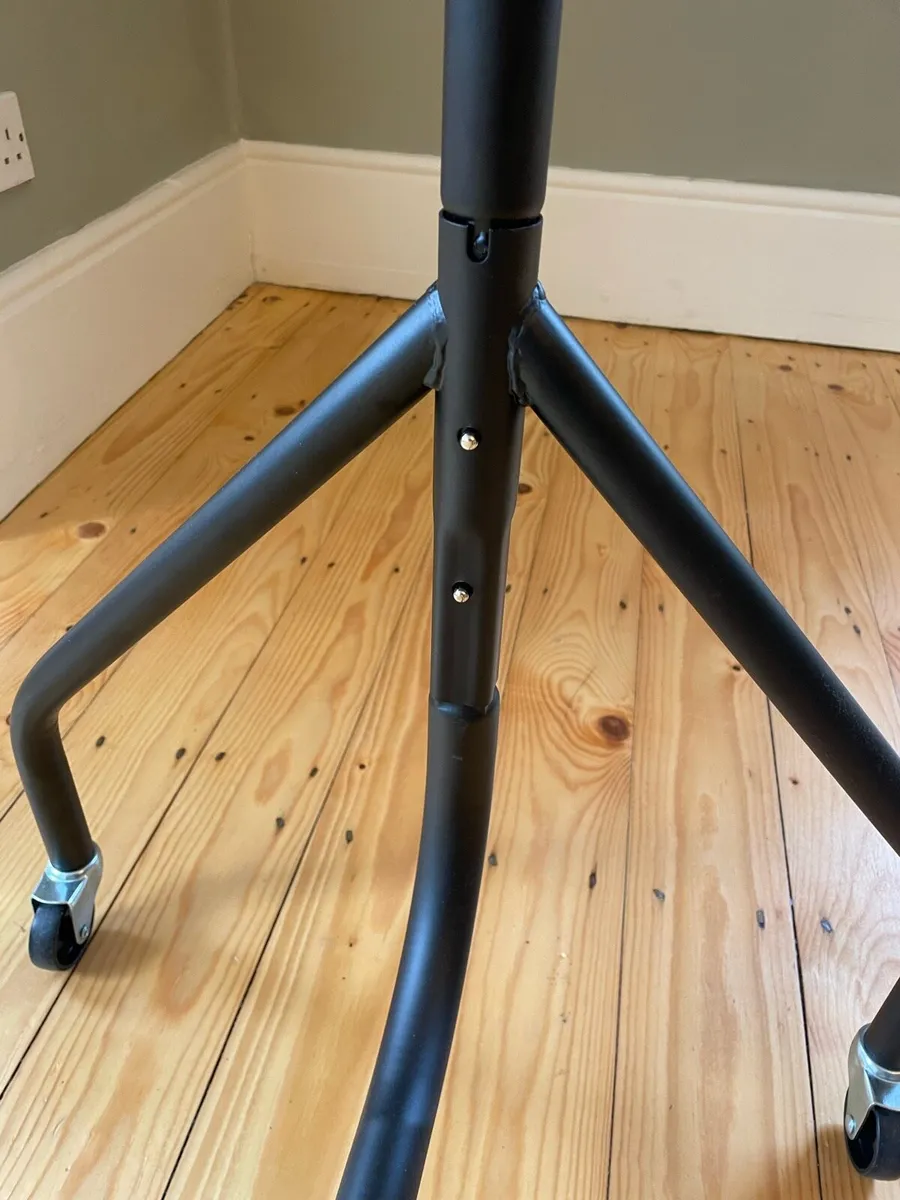 Clothes Rails - Image 3