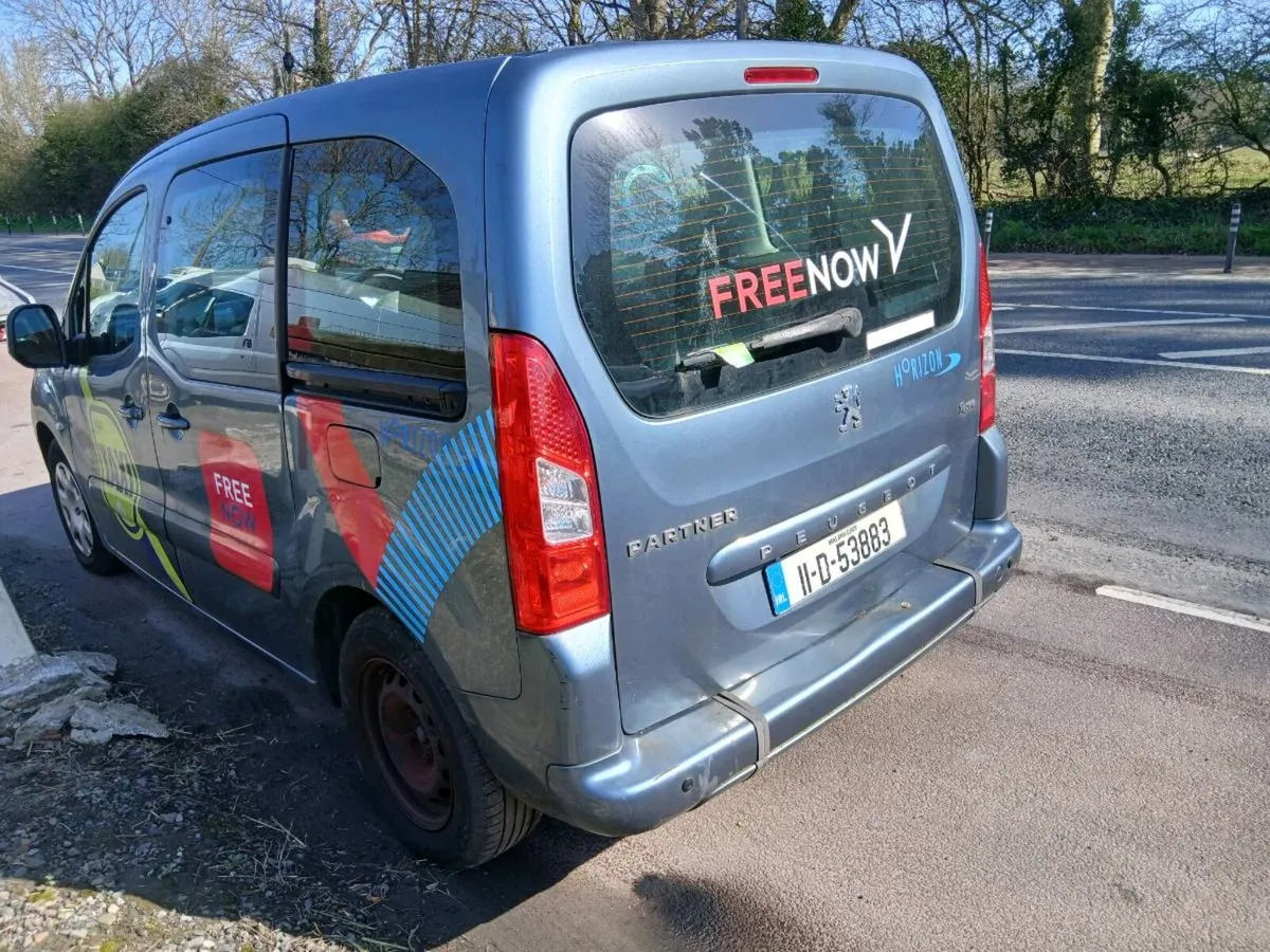 2011 Peugeot partner 5 seater wheel chair bus - Image 3