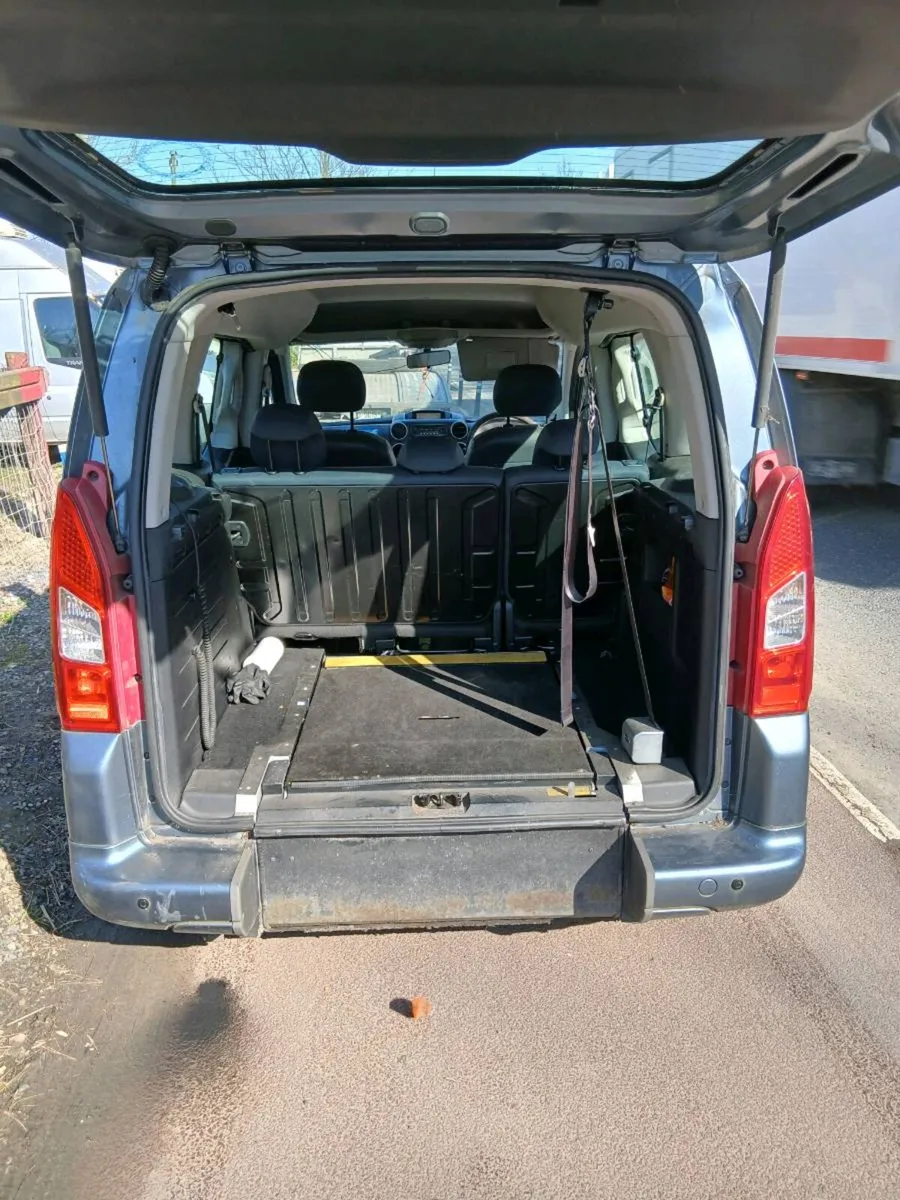 2011 Peugeot partner 5 seater wheel chair bus - Image 4