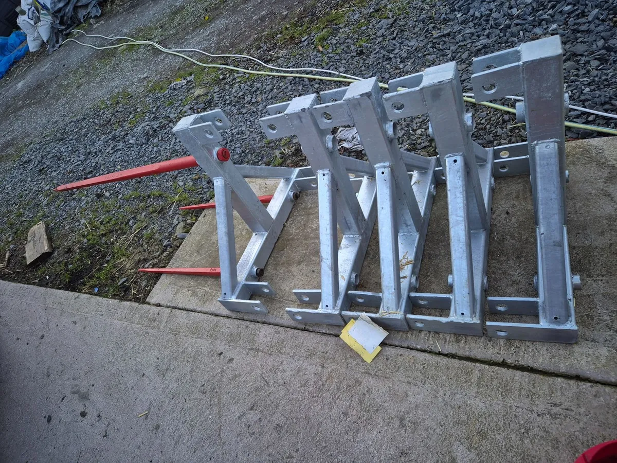 Bale Spike Frames - Image 1