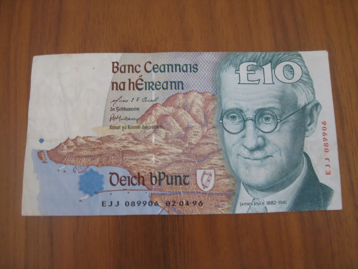 10 Pound C Series Notes - 30 Euros Each - Image 1