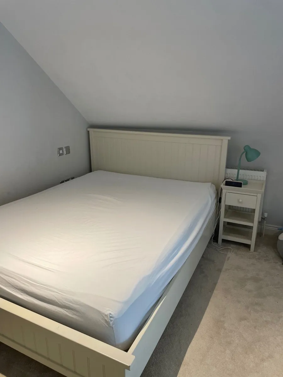 King size bed, mattress and matching locker - Image 1