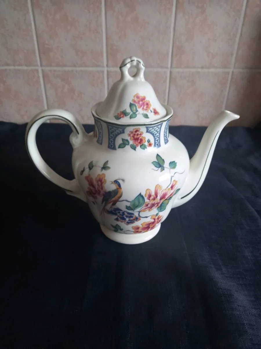 Floral Teapot - Image 1