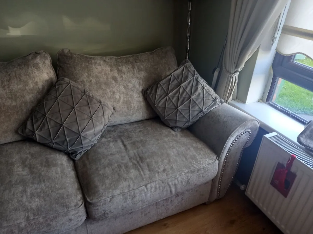 Sofa - Image 4