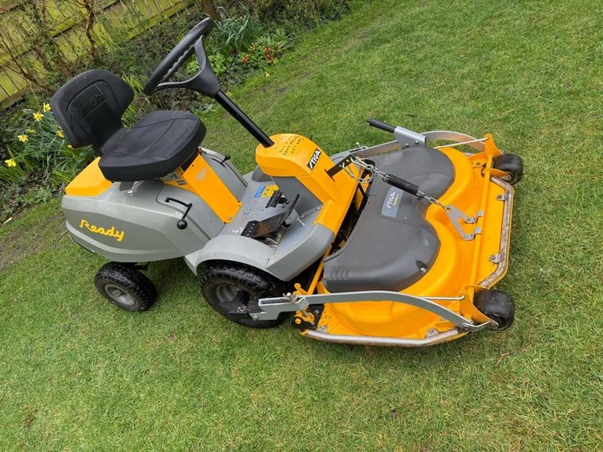 Stiga Combi 95 Mulcher (mint condition) - Ride on Lawnmower - Image 1