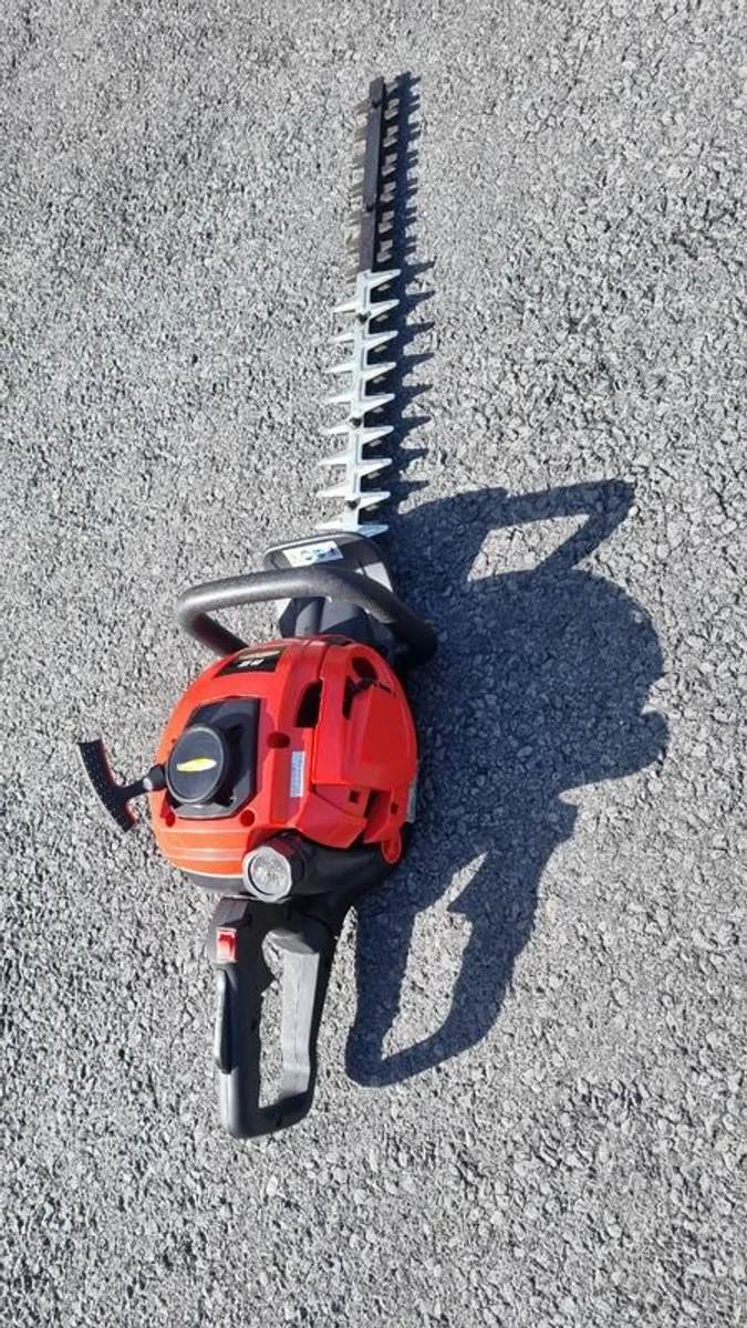 Castelgarden XH 60 Hedge Trimmer - Image 3