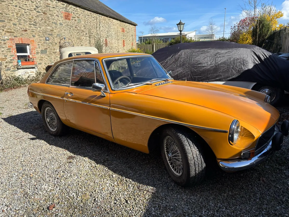 Mgb GT 1975 auto - Image 1