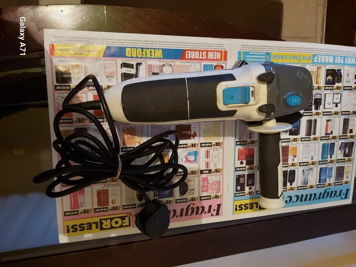 Mac Allister 750W 240V 115mm Angle Grinder - Image 2