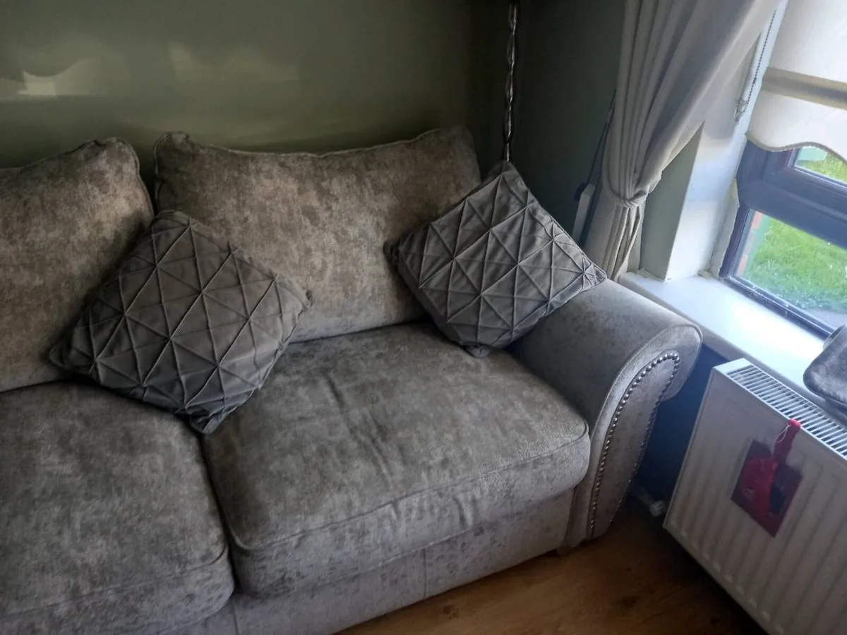 Sofa - Image 4