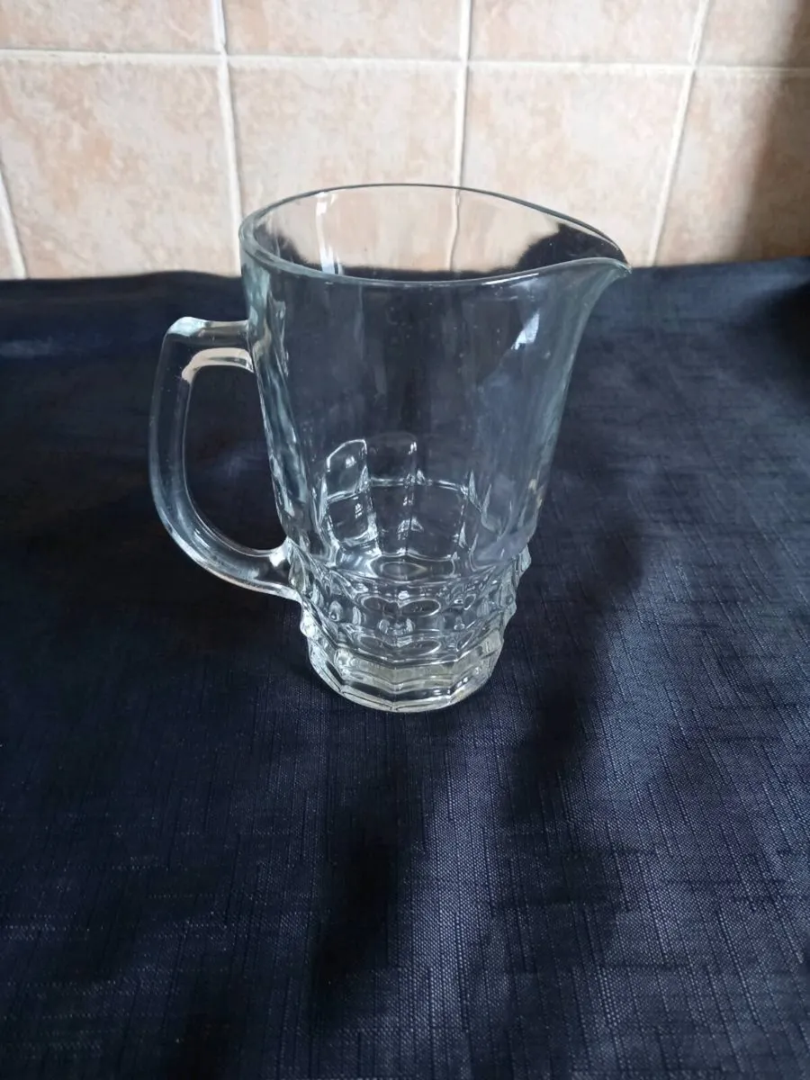 Ravenhead Glass Jug - Image 1
