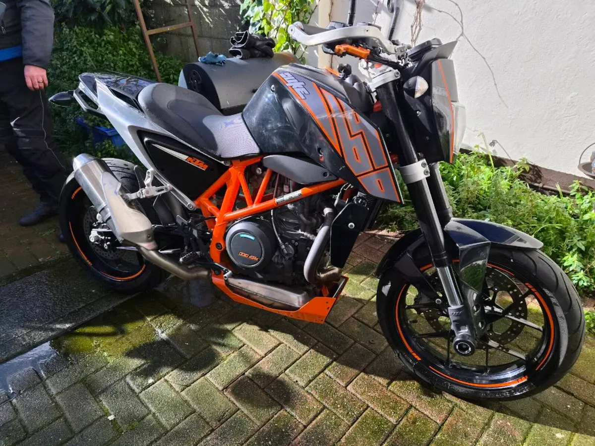 KTM  690 Duke triumph tiger - Image 4