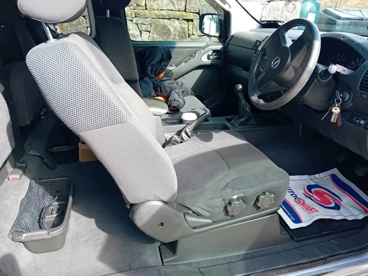 09 Nissan Navara King Cab tested until OCT 2026 - Image 2