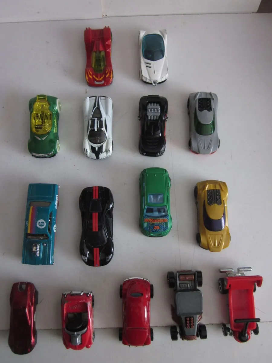 Hot Wheels Car Bundle x15 - Image 2
