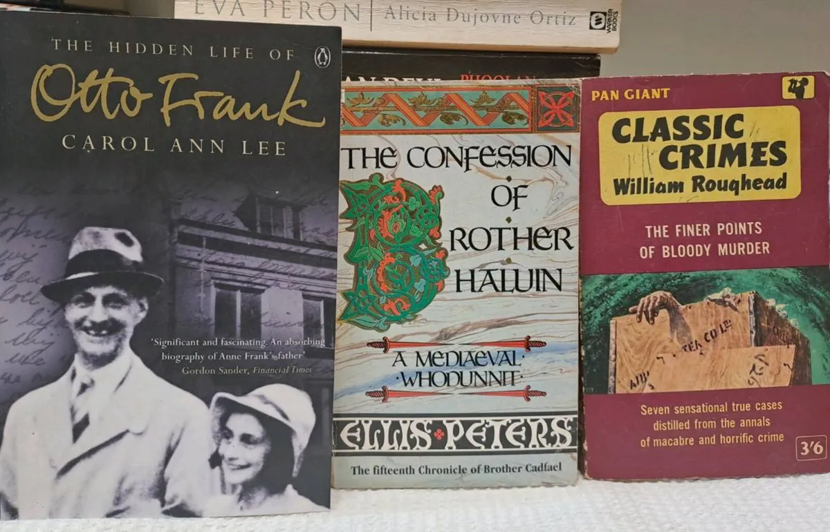History, Biographies and Literary Fiction books - Image 3