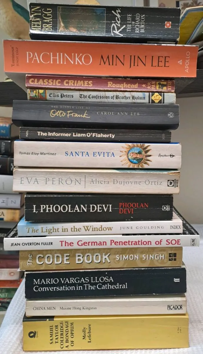 History, Biographies and Literary Fiction books - Image 1