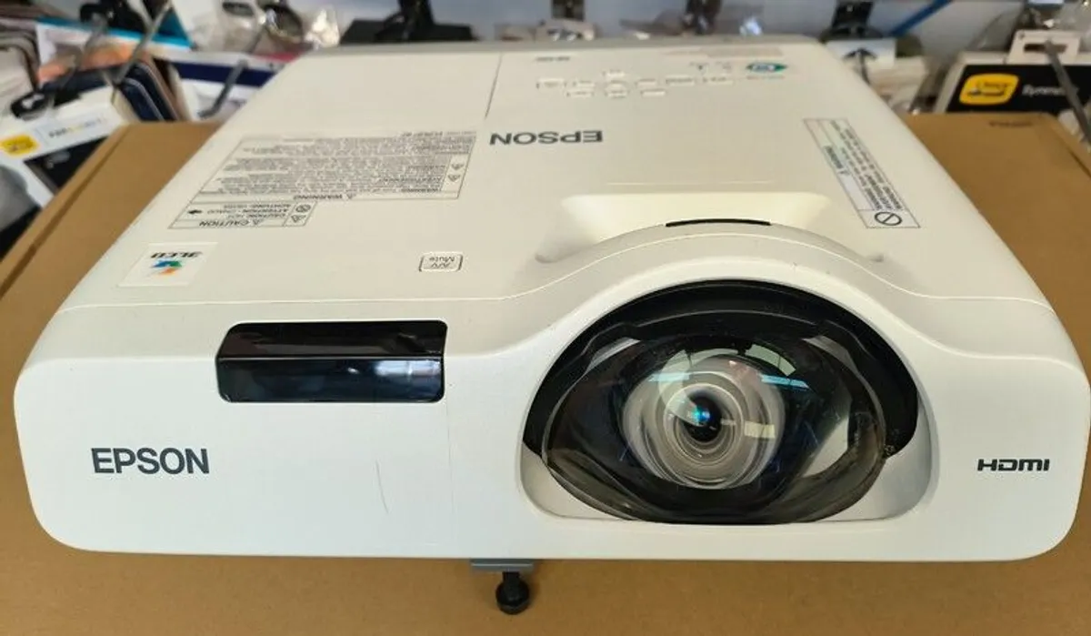 Epson EB-530 XGA HDMI VGA Short Throw 3200 Lumens HD (Lamp Hour: 2160) - Image 3