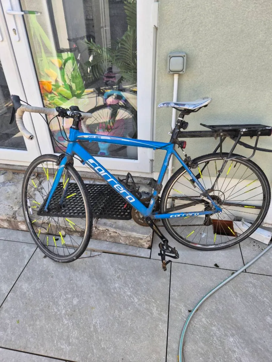 Carrera Zelos 51cm Road Bike. - Image 1