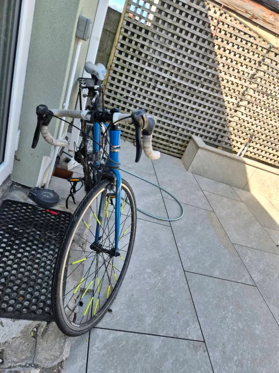 Carrera Zelos 51cm Road Bike. - Image 3