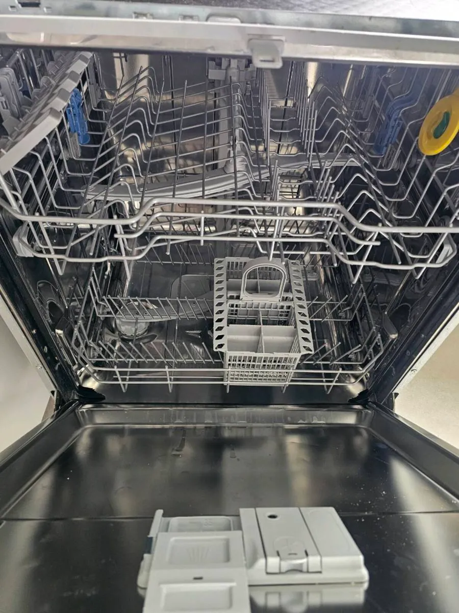 Integrated Dishwasher - Image 4