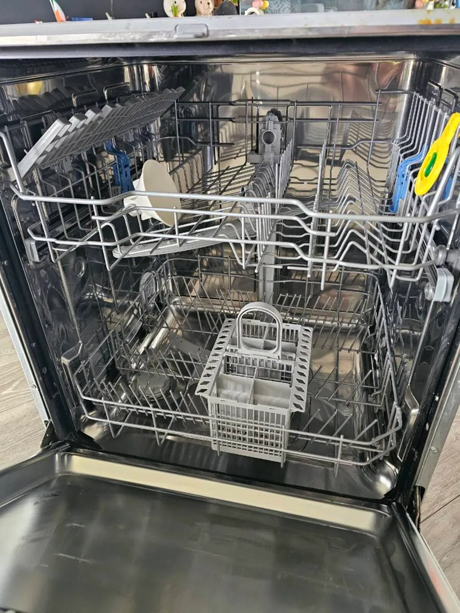 Integrated Dishwasher - Image 3