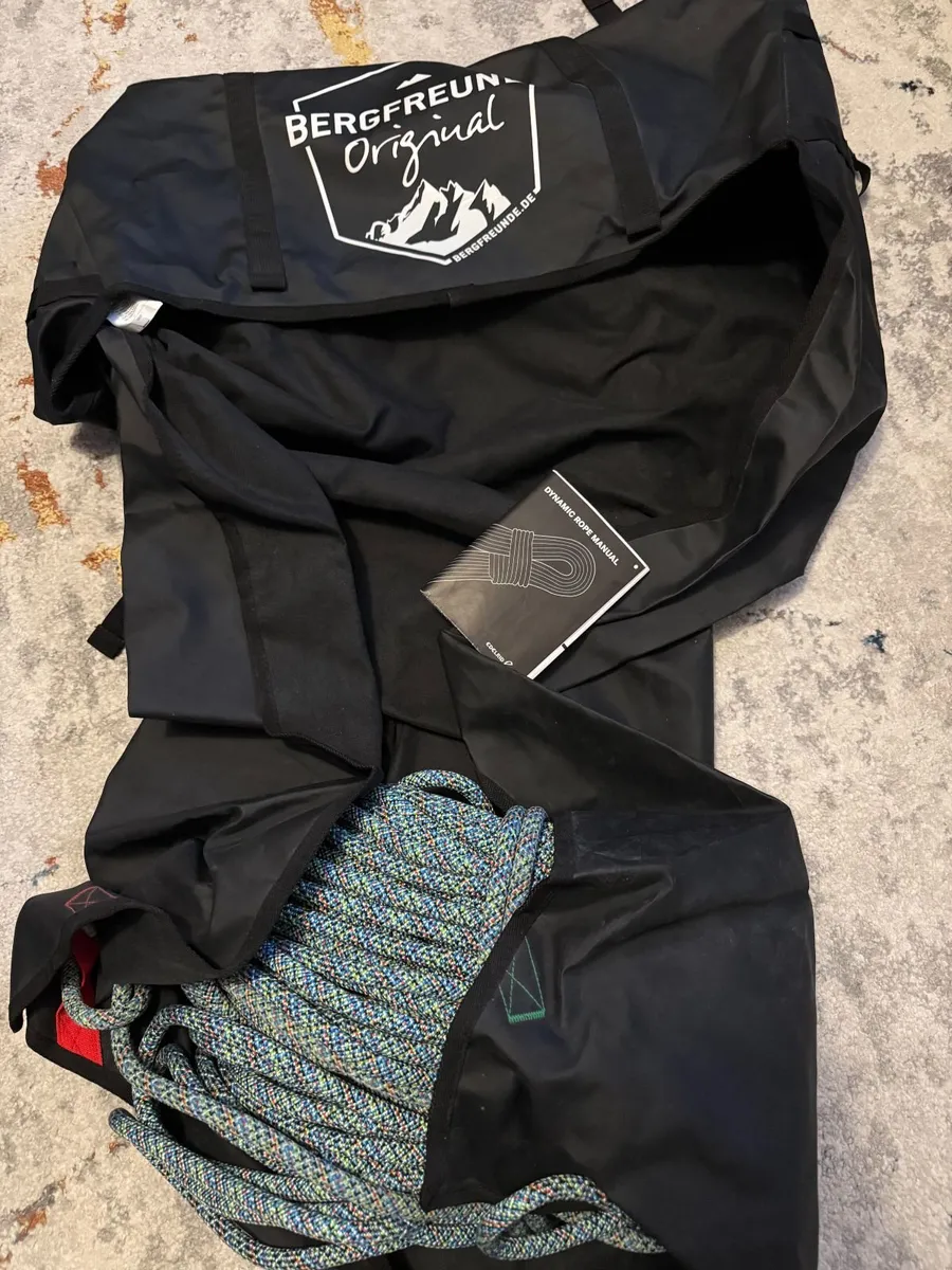 Climbing rope 60m + waterproof bag