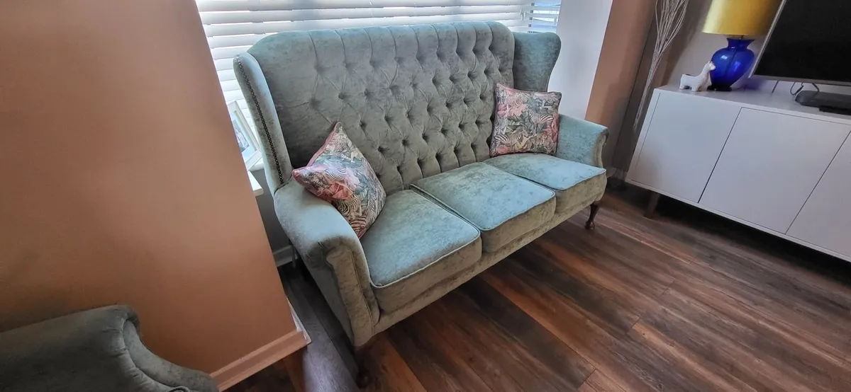 Fireside couch and chair - Image 1