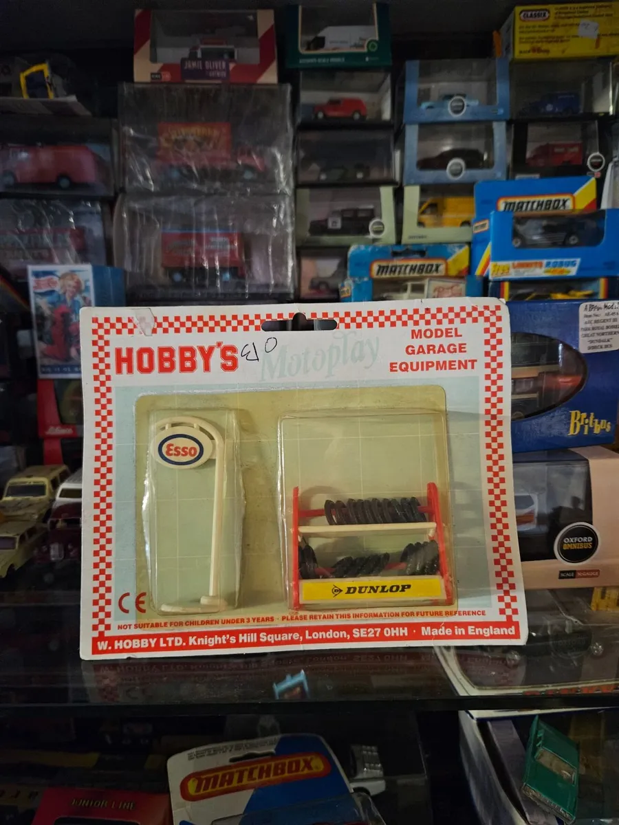 Corgi Dinky Garage Set