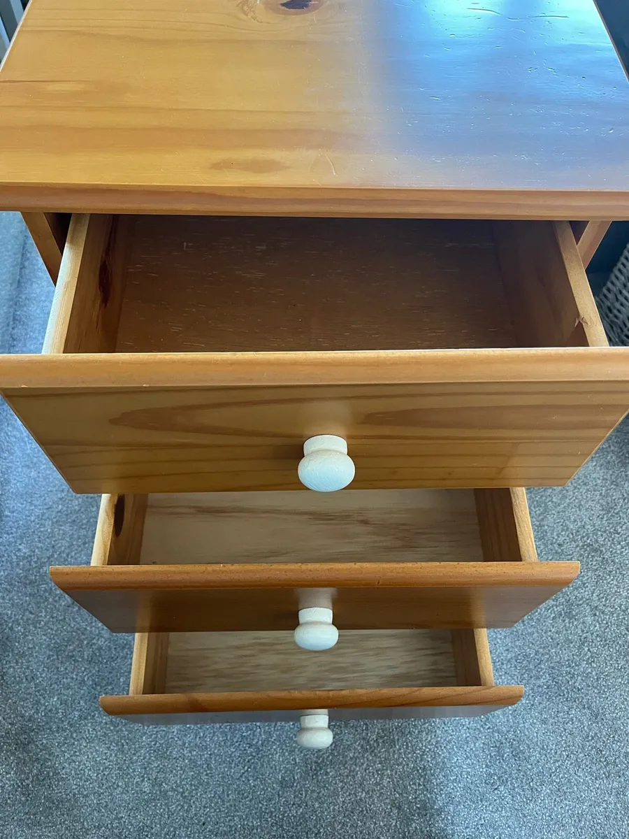 Set of Bedside Lockers - Image 3