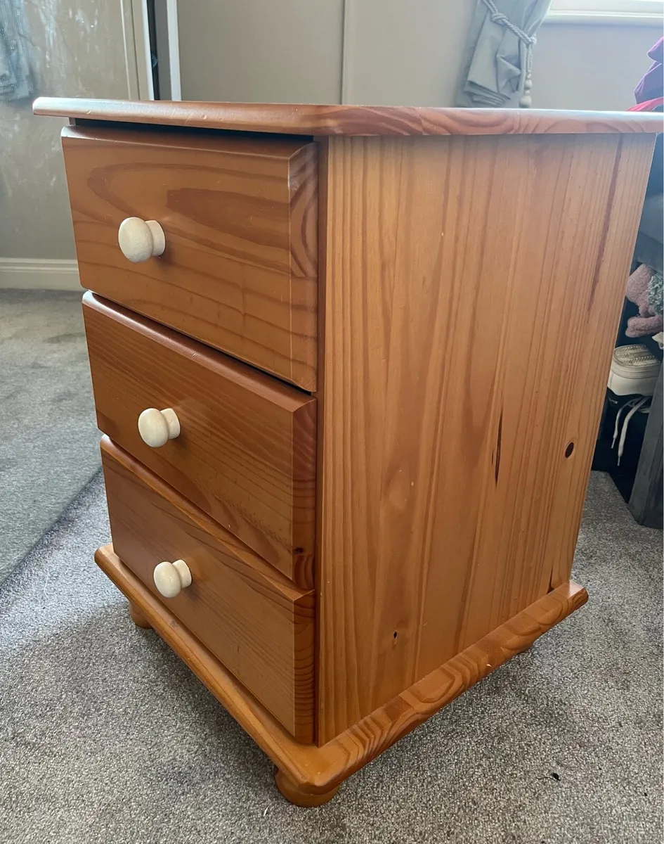 Set of Bedside Lockers - Image 4