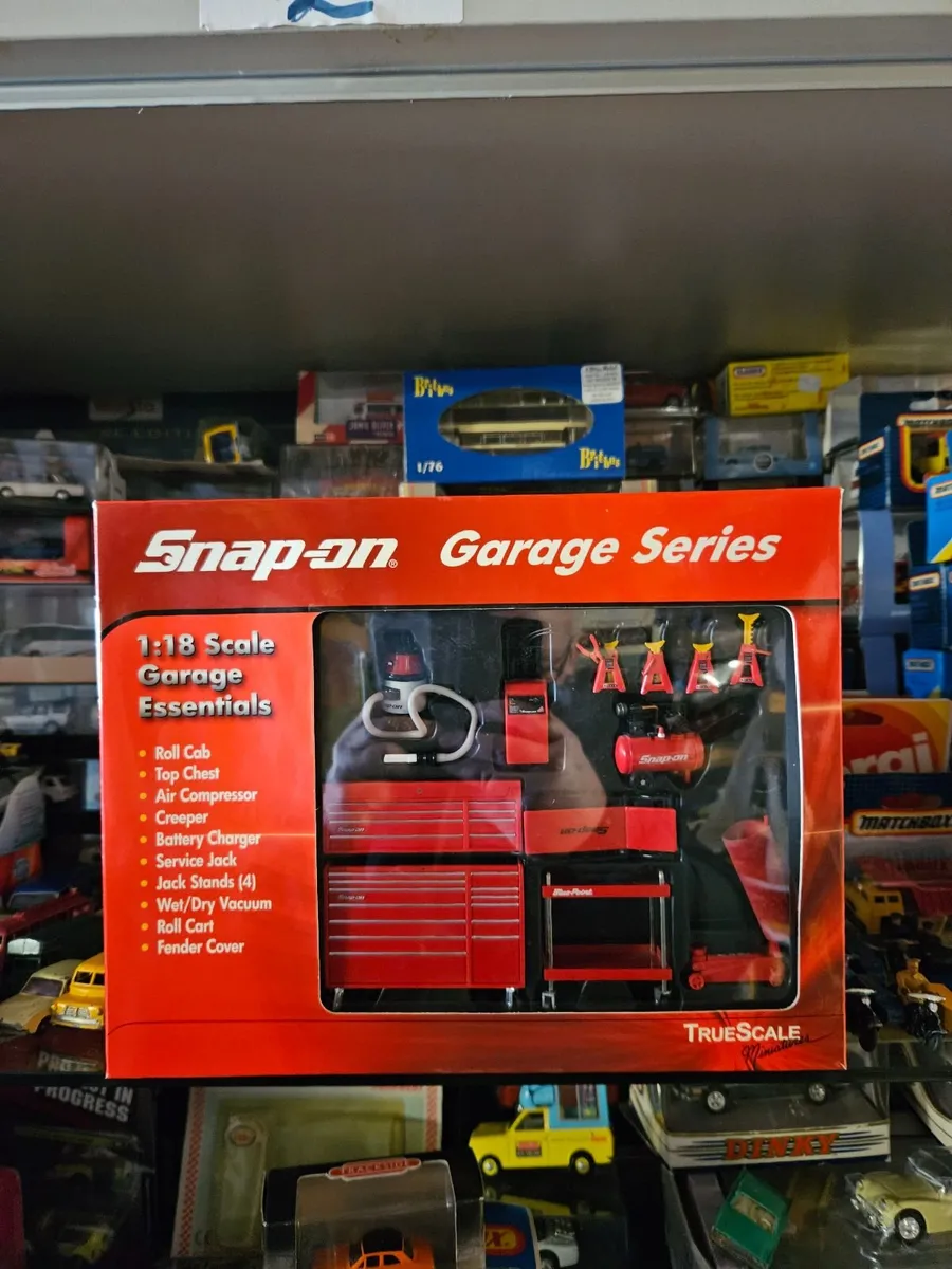 Corgi Snap on Garage Set - Image 1