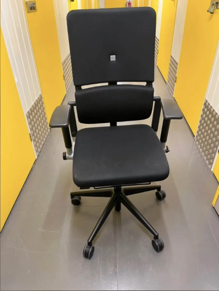 Steel Case Ergonomic Office Chair - Image 1