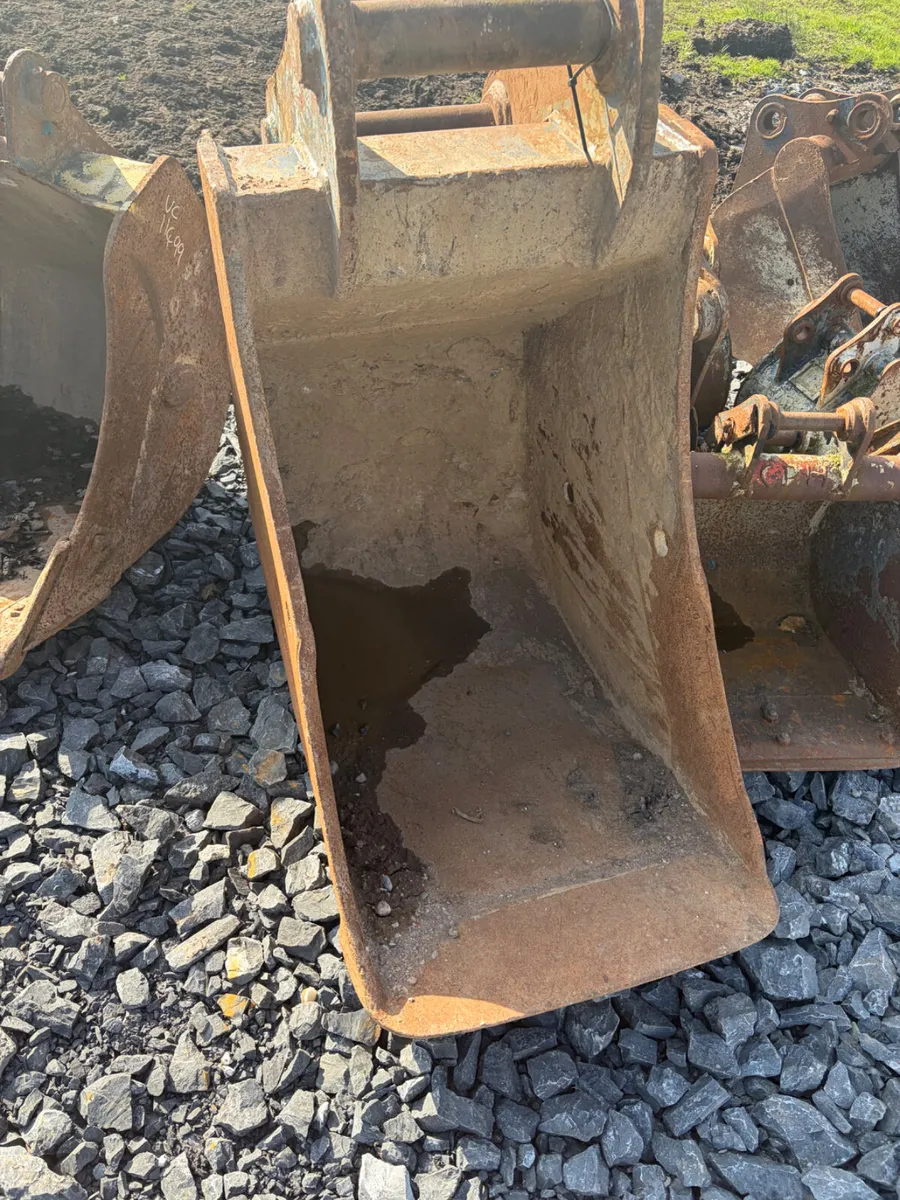 Hill 2ft gummy bucket 65mm pins - Image 2