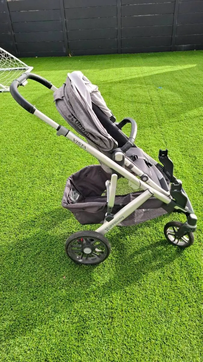 Baby buggy - Image 1