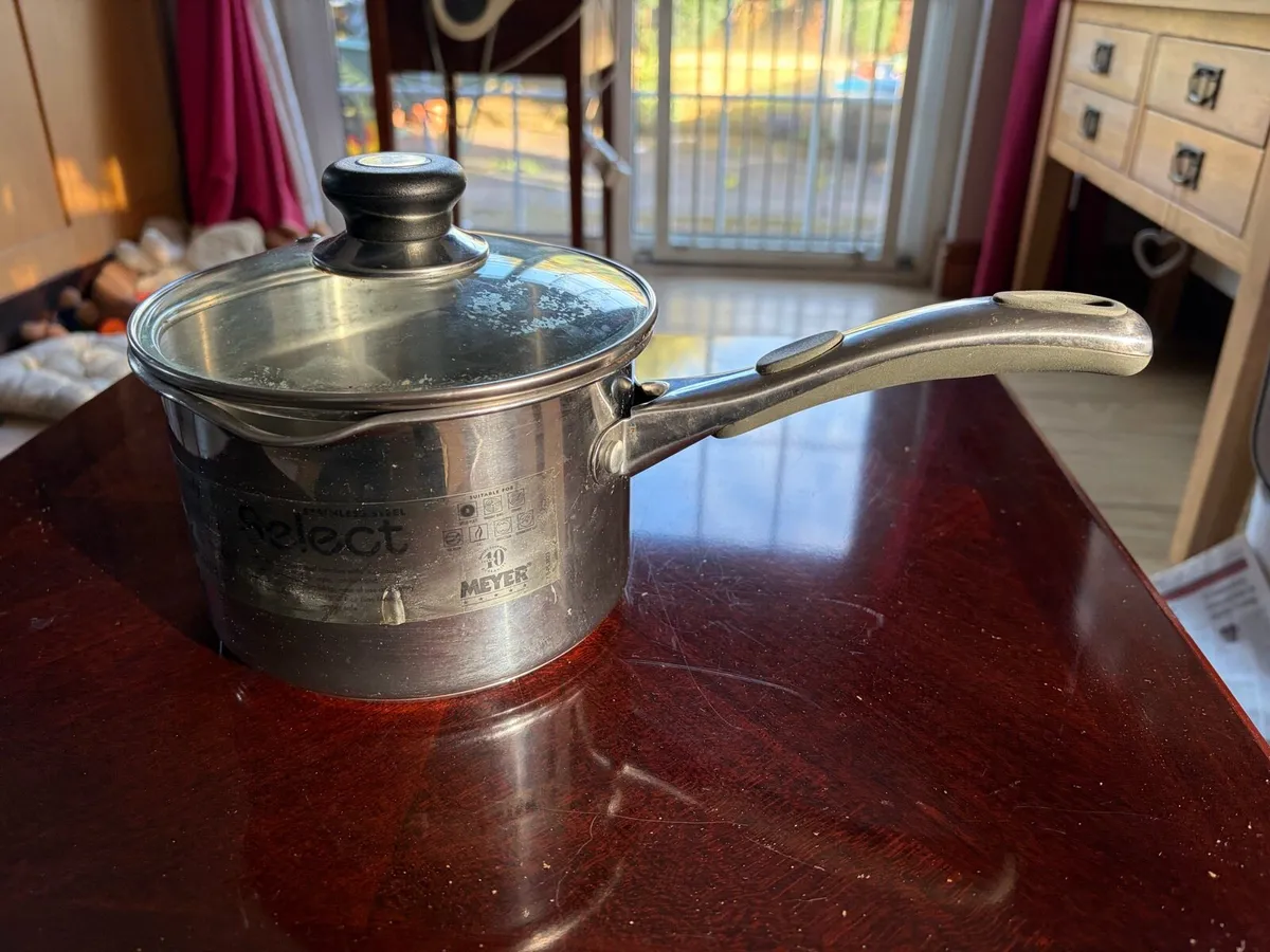 Sauce pan with lid new - Image 2