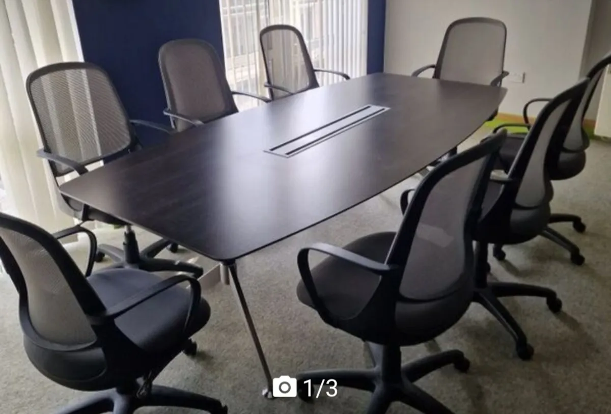 Conference table - Image 1