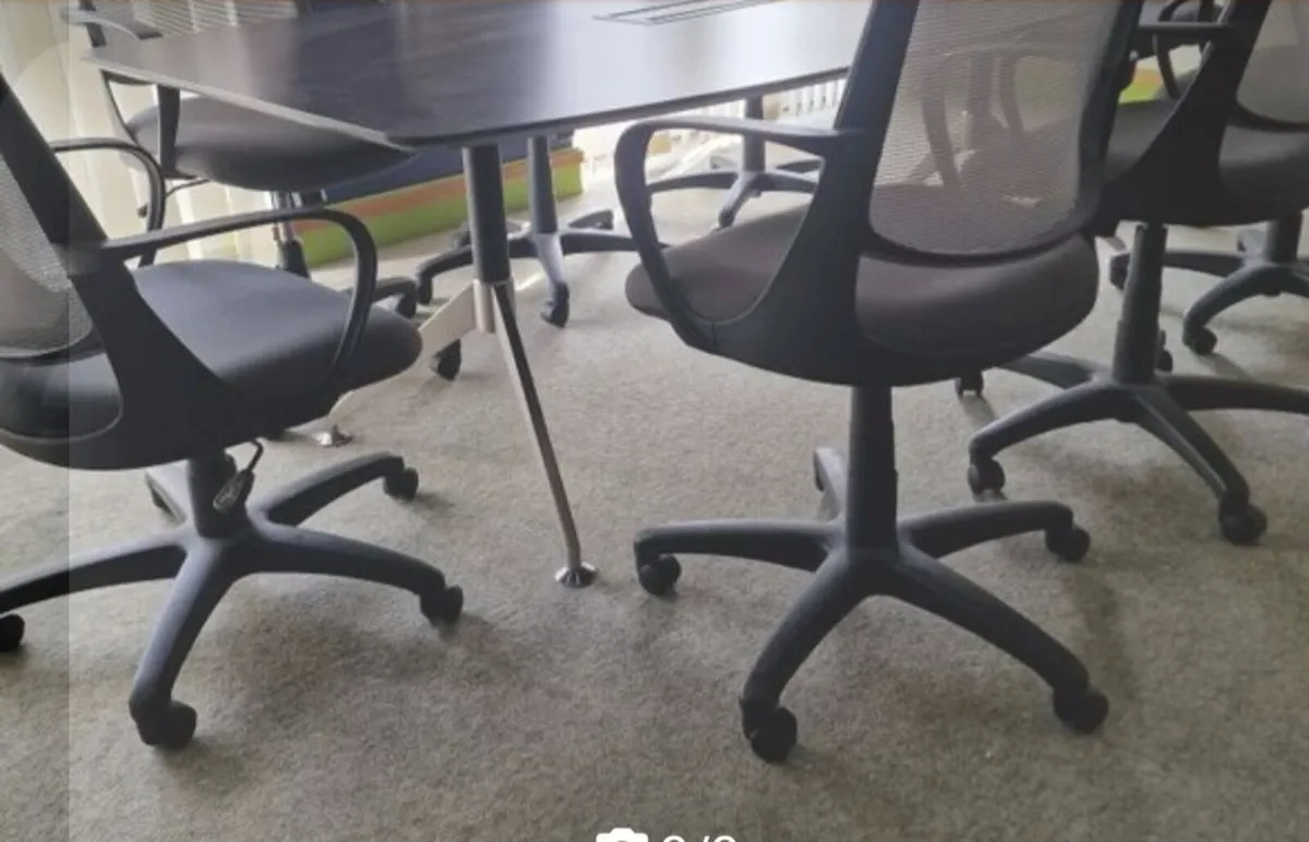 Conference table - Image 3