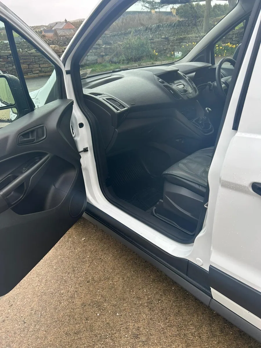 Ford Transit Connect 2014 - Image 2