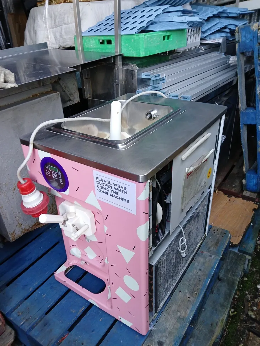 Icecream machine /x mini market ...delivered - Image 4